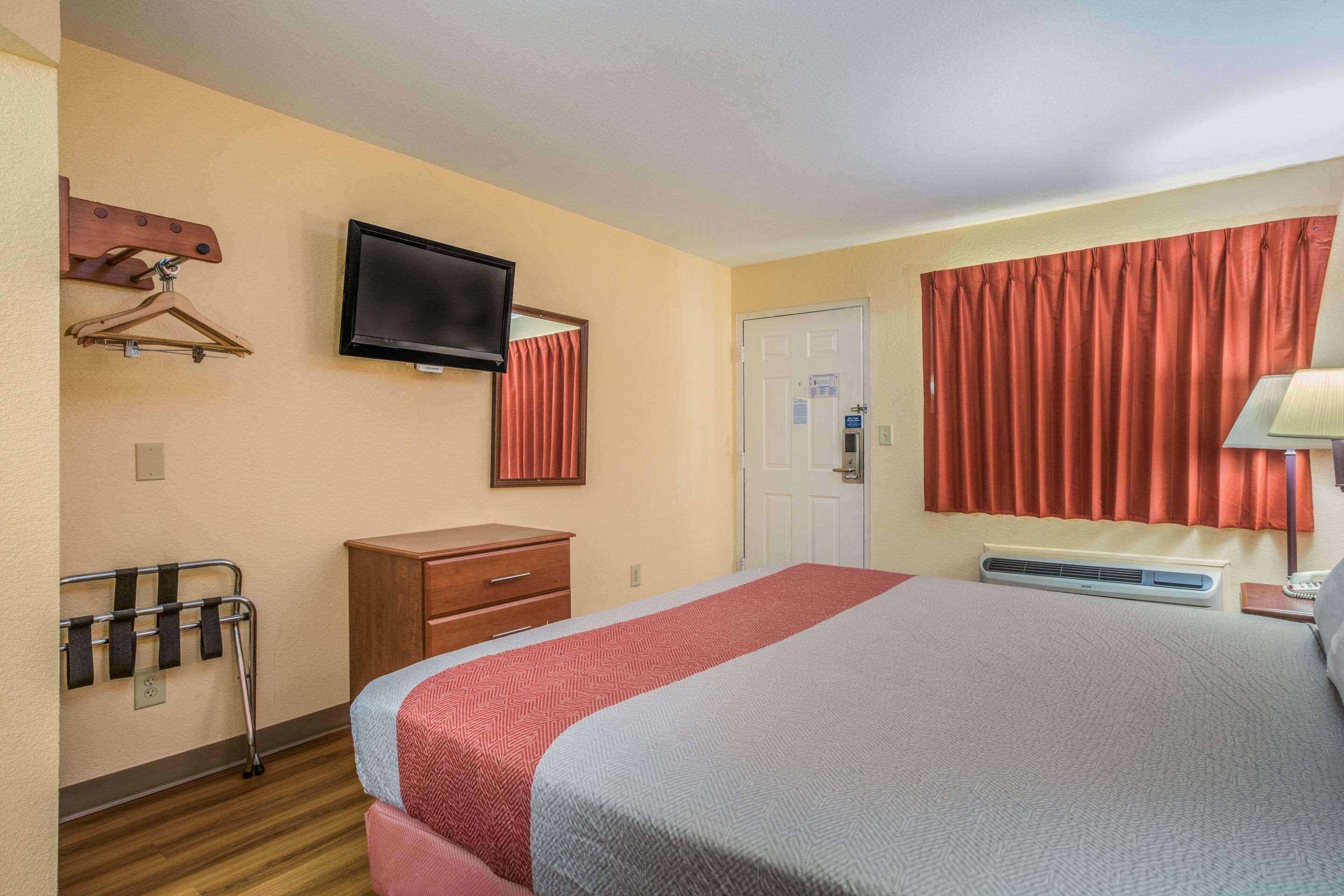 Rodeway Inn & Suites Macon Exteriér fotografie