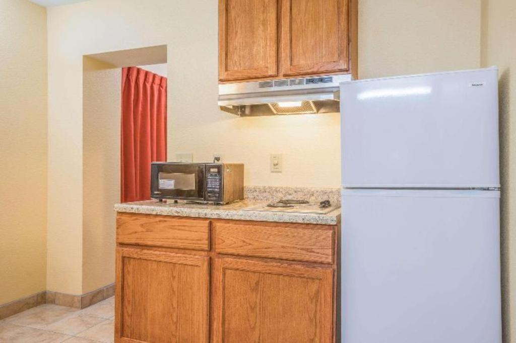 Rodeway Inn & Suites Macon Exteriér fotografie