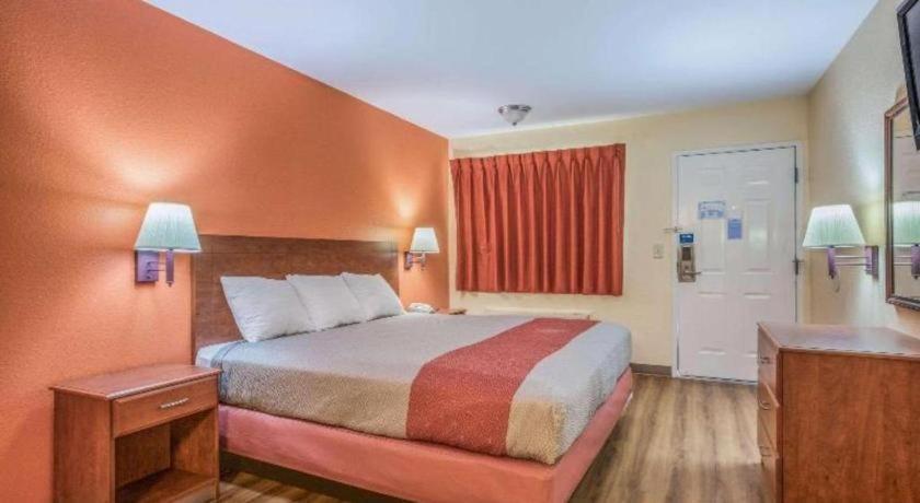 Rodeway Inn & Suites Macon Exteriér fotografie