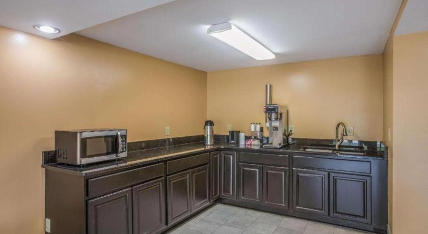 Rodeway Inn & Suites Macon Exteriér fotografie